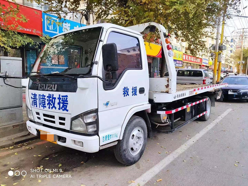 牡丹江汽車雪地困境救援：專業(yè)團(tuán)隊(duì)緊急出動，助您安全脫困